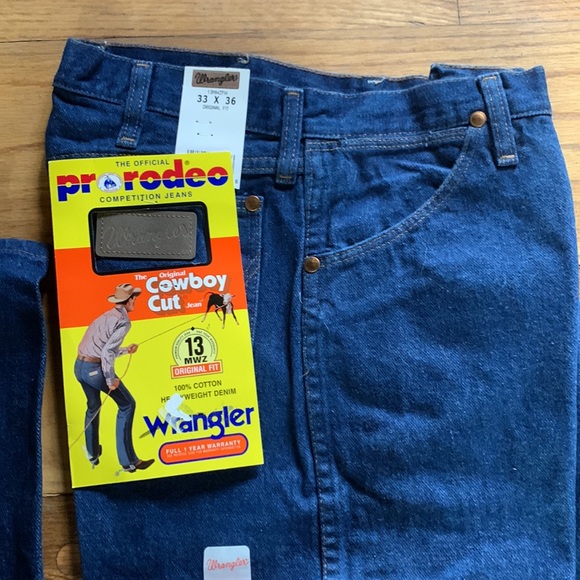 2 pair Brand new Men’s Wrangler Boot cut pre washed blue jeans. 13MWZ PW 33x36 - Picture 4 of 4